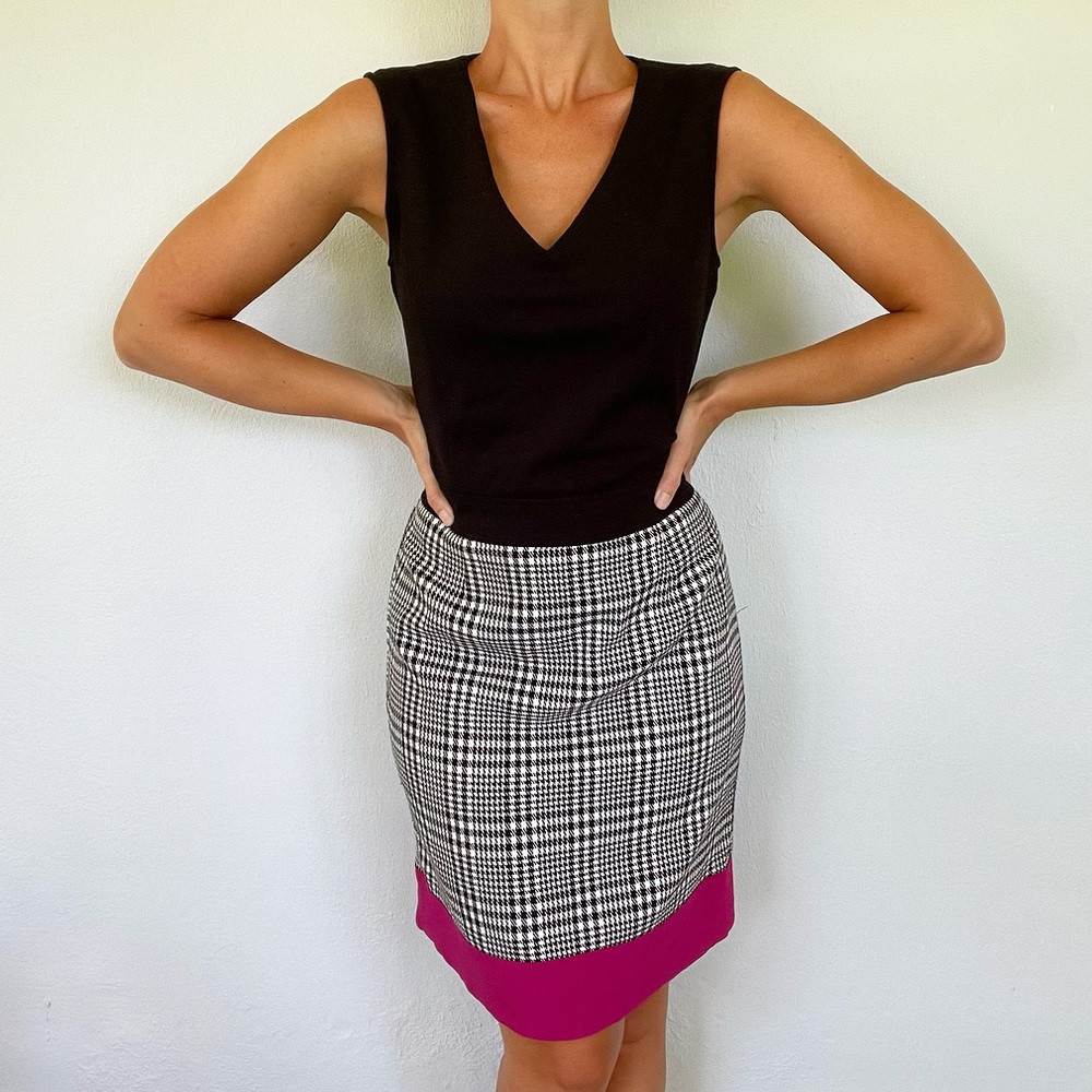New York & Company black and pink v-neck houndstooth dress size 2
